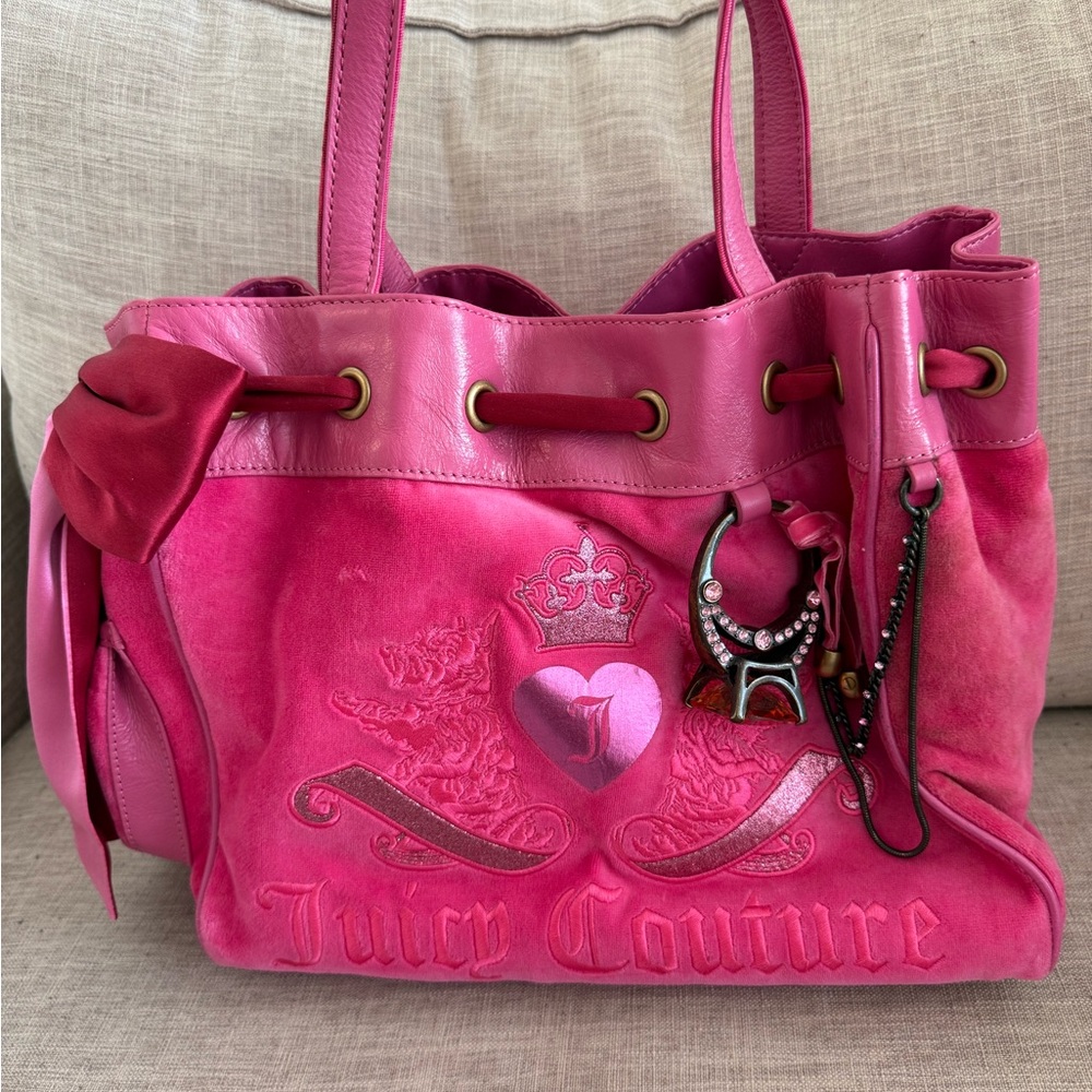 Juicy Couture Daydreamer Tote Bag With Charms - Pink / Fuchsia
